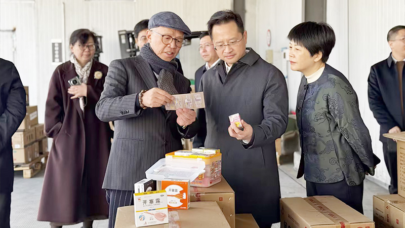 奉贤区委书记袁泉一行调研6163银河制药